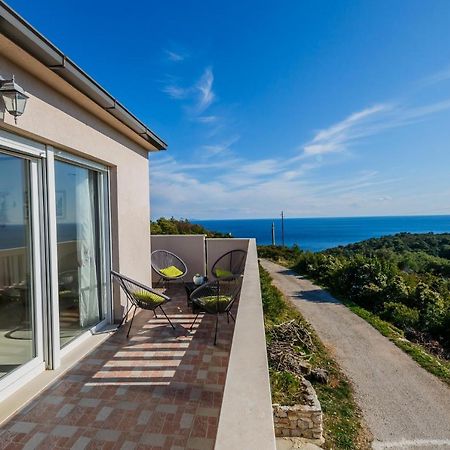 Villa Luana Вис Екстериор снимка