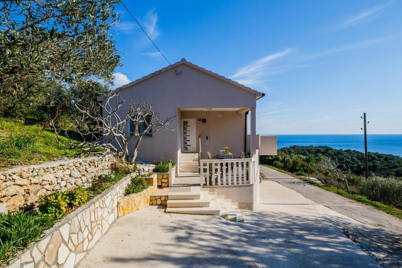 Villa Luana Вис Екстериор снимка