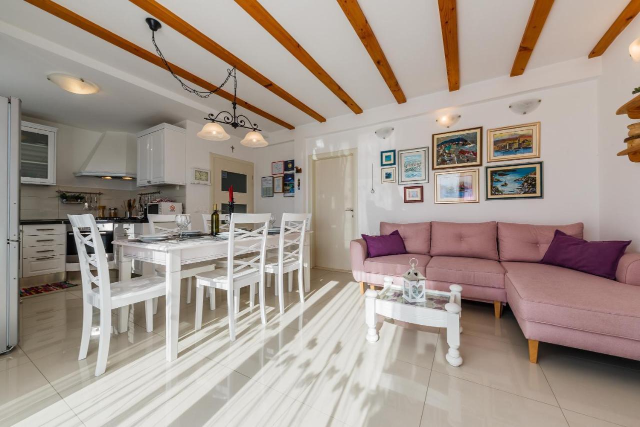 Villa Luana Вис Екстериор снимка