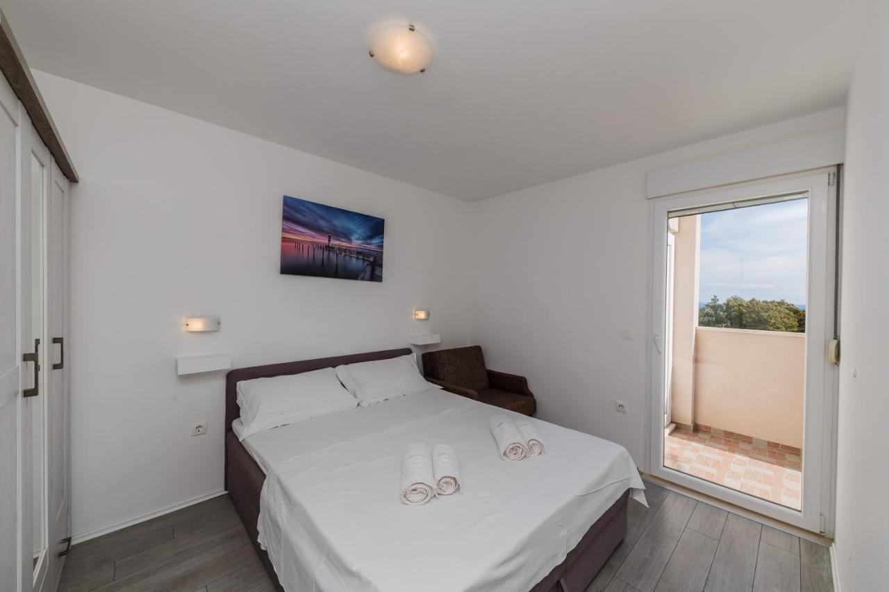 Villa Luana Вис Екстериор снимка