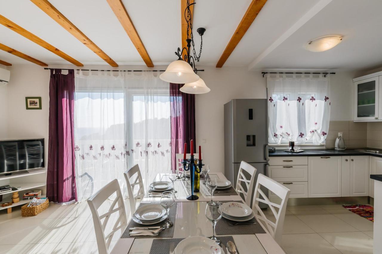 Villa Luana Вис Екстериор снимка
