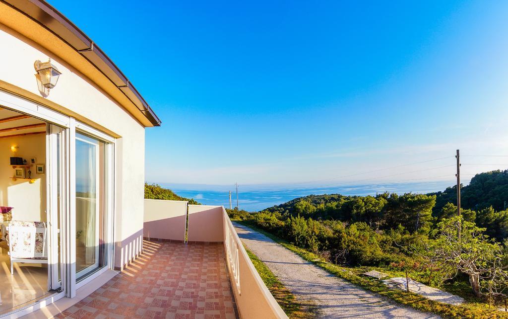 Villa Luana Вис Екстериор снимка